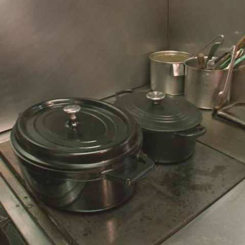 Bons petits plats : La guerre des cocottes