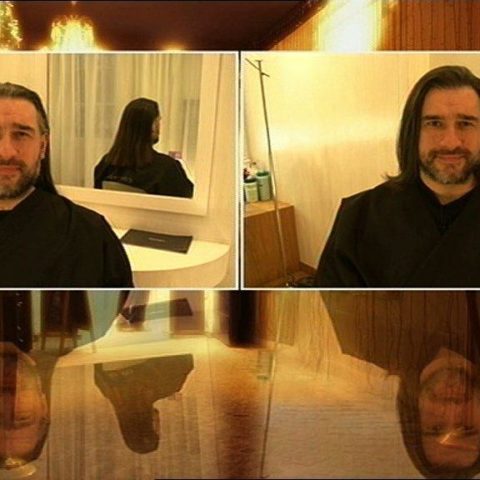 Cheveux longs pour les hommes  tendance ou ringard ?