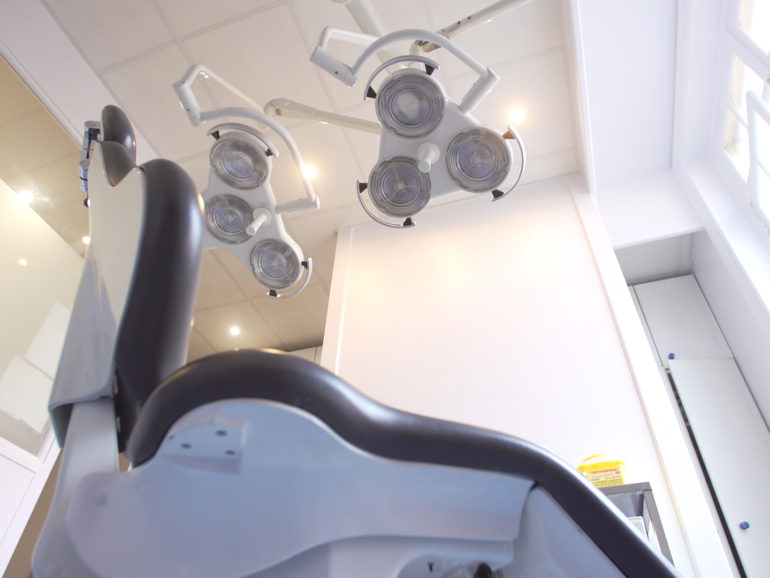 14 nov. 21 – M6 66 minutes “Centres dentaires low-cost : des patients payent le prix fort” à 17h20