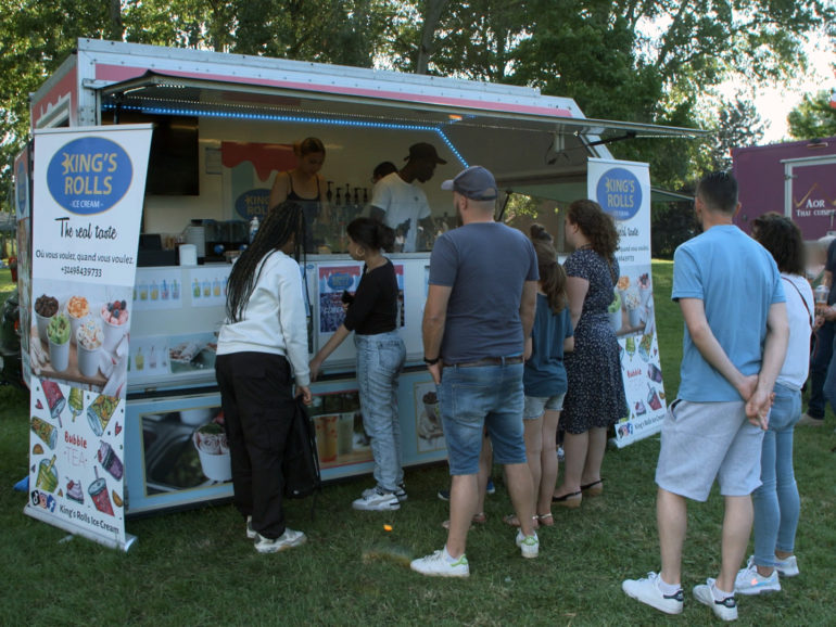 23 juin 22 “Burgers, hot-dogs, muffins : qui sera le meilleur foodtruck ? ” Un jour, un doc, M6 – 14H00