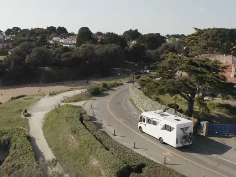 21 août 22 “Mini ou XXL : la grande ruée sur les camping-cars” Capital, M6 – 21H10