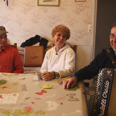 Tanguy et boomerang : adultes et toujours chez leurs parents