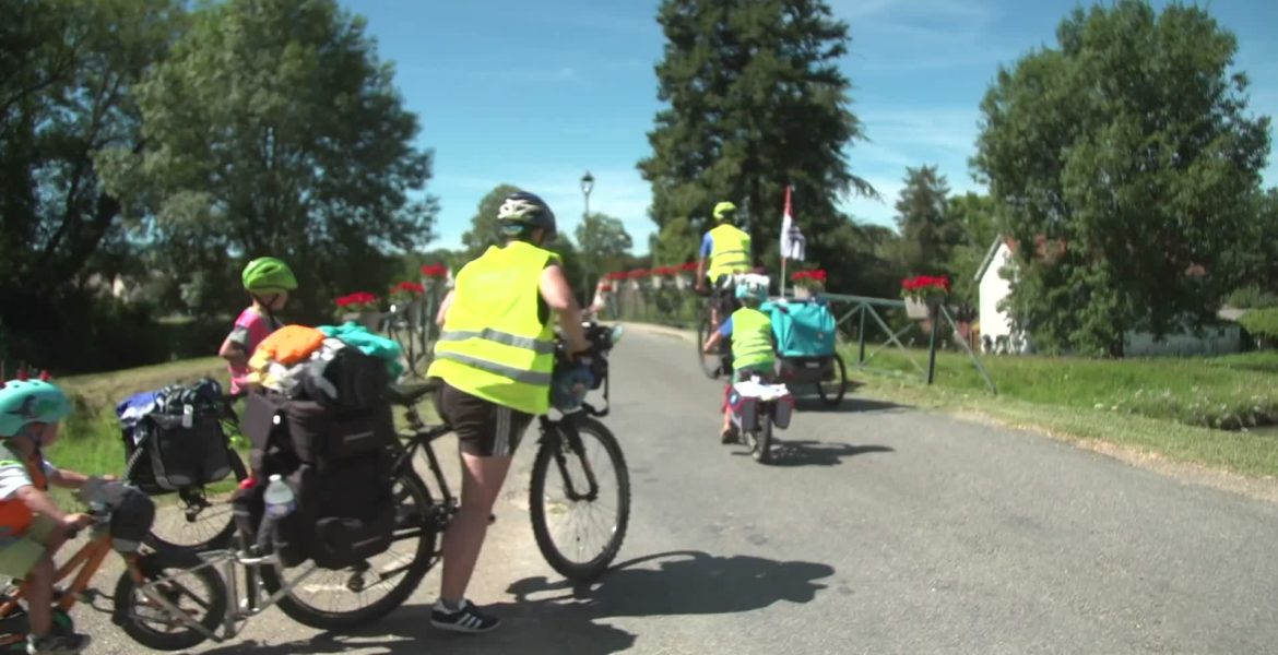 “A vélo, en roulotte ou en péniche: le défi des vacances itinérantes en famille” Zone Interdite – M6, 25 juillet 21H10