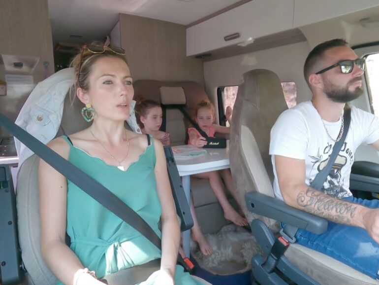 Leader TNT : Top Audiences “la folie du camping car” saison 3 – Ep 5 sur C8