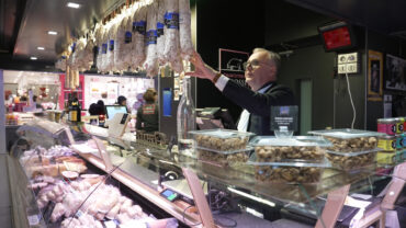 12 Décembre : Un Jour Un Doc, M6 : “Noël : immersion dans un marché couvert XXL”