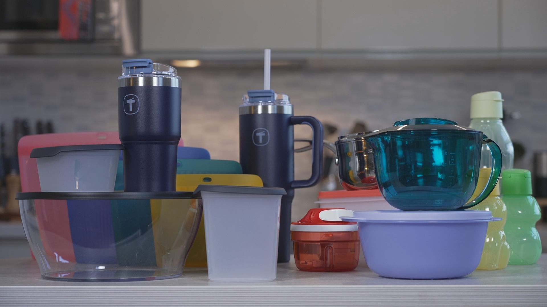 66 TUPPERWARE CAPTURES_2