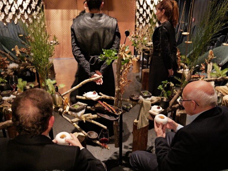 26 fév. 26, un jour un doc sur M6 “Restaurants Immersifs : plus qu’un repas une expérience”