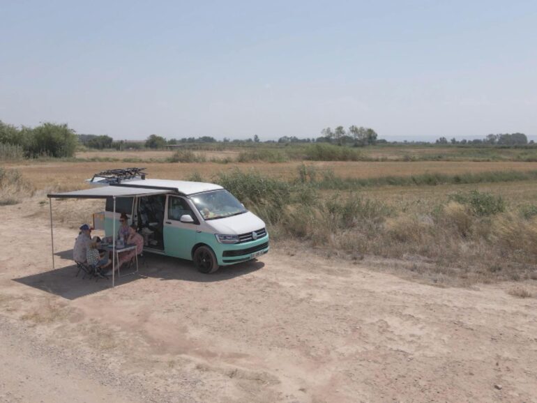 30 avril 26 à 21h10, sur RMC Story “Saison inédite : la folie des camping-car, des vacances pas comme les autres”