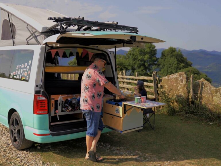 21 Mai 26 à 21h10, sur RMC Story “La folie du camping-car : des vacances pas comme les autres” EP4
